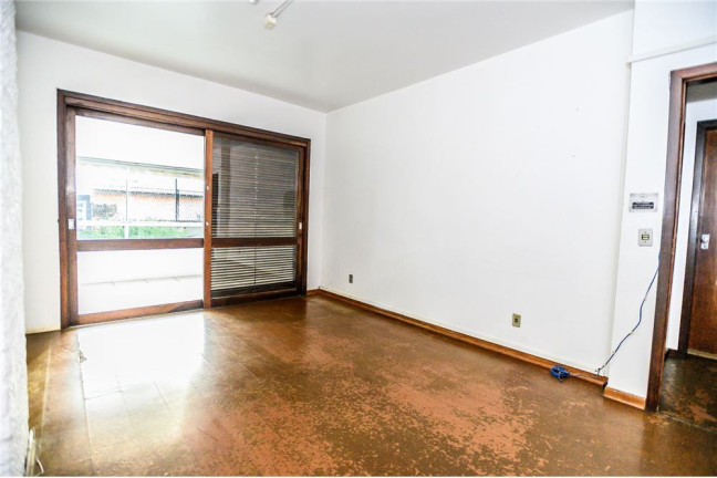 Imagem Casa com 6 Quartos à Venda, em Passo Da Areia - Porto Alegre Imagem Casa com 6 Quartos à Venda, em Passo Da Areia - Porto Alegre