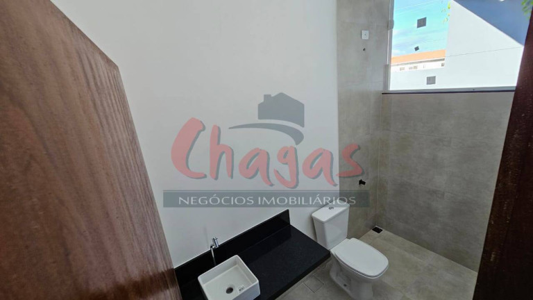 Imagem Casa com 2 Quartos à Venda, 130 m² em Golfinhos - Caraguatatuba