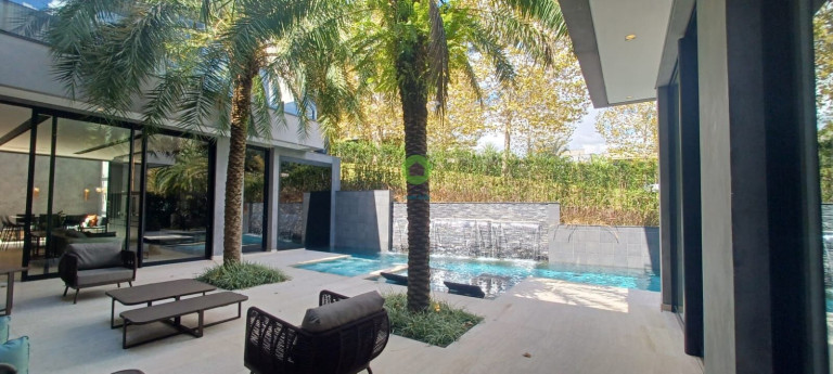 Imagem Casa com 5 Quartos à Venda, 1.070 m² em Alphaville - Barueri Imagem Casa com 5 Quartos à Venda, 1.070 m² em Alphaville - Barueri