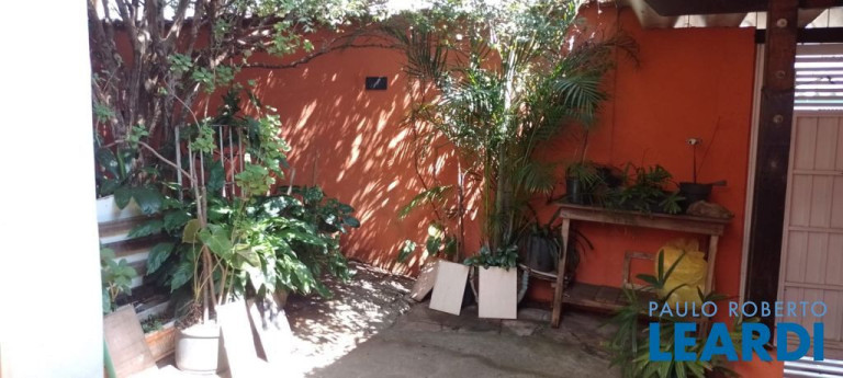 Imagem Casa com 2 Quartos à Venda, 187 m² em Jardim Utinga - Santo André Imagem Casa com 2 Quartos à Venda, 187 m² em Jardim Utinga - Santo André