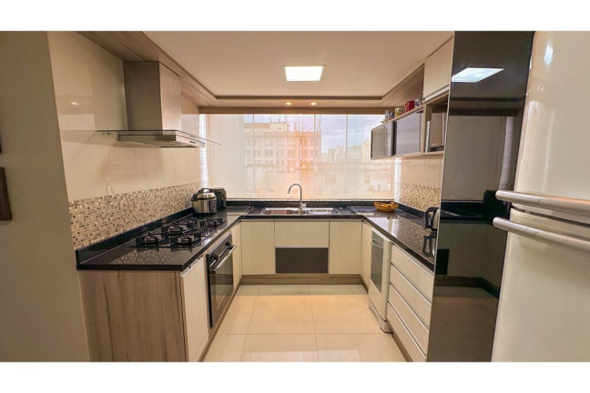 Imagem Apartamento com 3 Quartos à Venda, 156 m² em Centro Histórico - Porto Alegre Imagem Apartamento com 3 Quartos à Venda, 156 m² em Centro Histórico - Porto Alegre