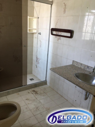Imagem Sobrado com 5 Quartos para Alugar, 280 m² em Centro - Itaborai