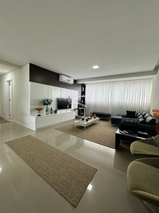 Imagem Imóvel com 3 Quartos à Venda, 168 m² em Anita Garibaldi - Joinville Imagem Imóvel com 3 Quartos à Venda, 168 m² em Anita Garibaldi - Joinville