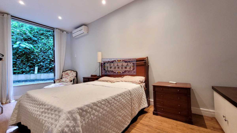 Imagem Imóvel com 5 Quartos à Venda, 300 m² em Lagoa - Rio De Janeiro Imagem Imóvel com 5 Quartos à Venda, 300 m² em Lagoa - Rio De Janeiro