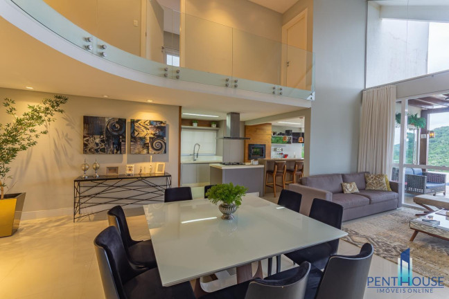 Imagem Casa com 3 Quartos à Venda, 420 m² em Centro - Camboriú Imagem Casa com 3 Quartos à Venda, 420 m² em Centro - Camboriú