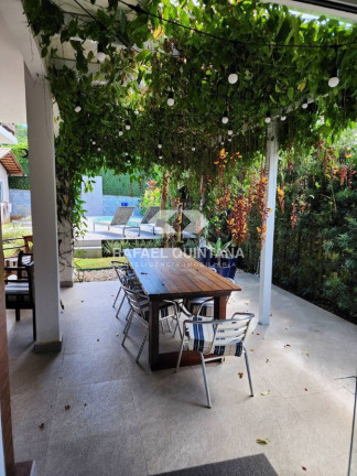 Casa de Condomínio com 5 Quartos à Venda, 328 m² em Sambaqui - Florianópolis