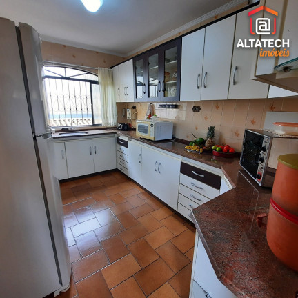 Imagem Casa com 2 Quartos à Venda, 223 m² em Jardim Ipê - Poços De Caldas