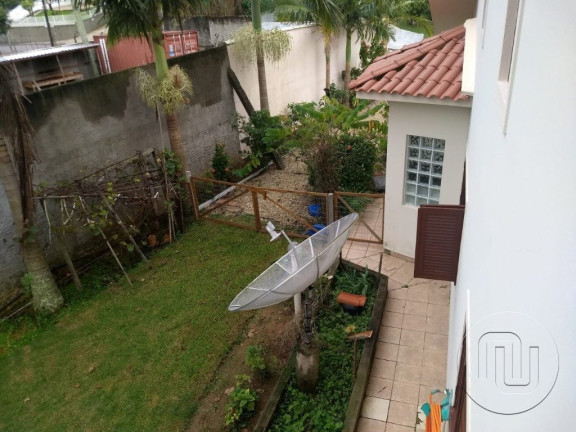 Imagem Casa com 4 Quartos à Venda, 300 m² em Ponta De Baixo - São José Imagem Casa com 4 Quartos à Venda, 300 m² em Ponta De Baixo - São José