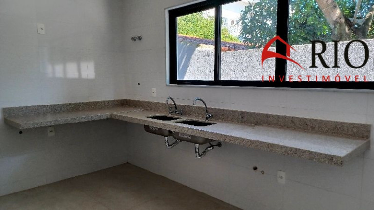 Imagem Casa com 4 Quartos à Venda, 360 m² em Barra Da Tijuca - Rio De Janeiro Imagem Casa com 4 Quartos à Venda, 360 m² em Barra Da Tijuca - Rio De Janeiro