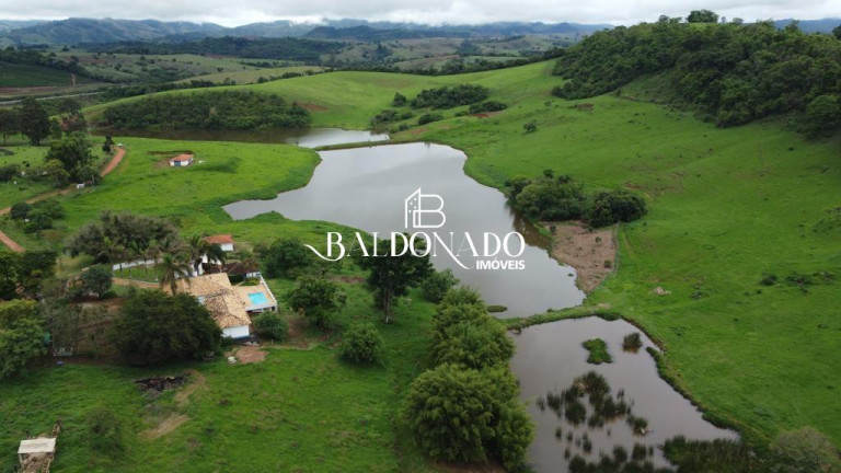 Imóvel com 4 Quartos à Venda, 30 m² em Centro - Monte Sião