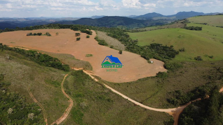 Imóvel com 6 Quartos à Venda, 1.500 m² em Zona Rural - Aiuruoca