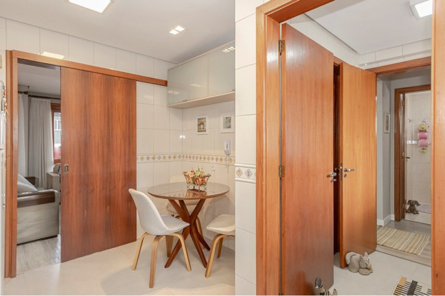 Imagem Imóvel com 3 Quartos à Venda, 125 m² em Jardim Planalto - Porto Alegre Imagem Imóvel com 3 Quartos à Venda, 125 m² em Jardim Planalto - Porto Alegre
