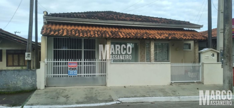 Casa com 3 Quartos à Venda, 212 m² em Centro - Balneário Barra Do Sul