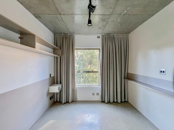Imagem Imóvel com 1 Quarto à Venda,  em Petrópolis - Porto Alegre