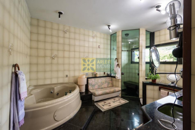 Imagem Casa com 3 Quartos à Venda, 293 m² em Centro - Porto Belo Imagem Casa com 3 Quartos à Venda, 293 m² em Centro - Porto Belo
