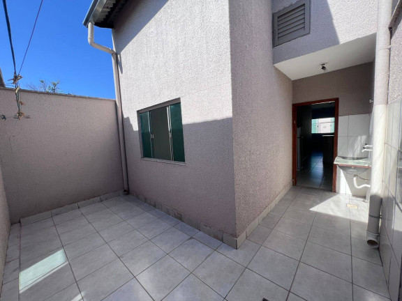Imagem Casa com 2 Quartos à Venda, 110 m² em Jardim Das Rosas - Goiânia Imagem Casa com 2 Quartos à Venda, 110 m² em Jardim Das Rosas - Goiânia