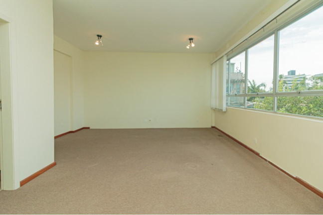 Imagem Sala Comercial à Venda, 32 m² em Petrópolis - Porto Alegre Imagem Sala Comercial à Venda, 32 m² em Petrópolis - Porto Alegre