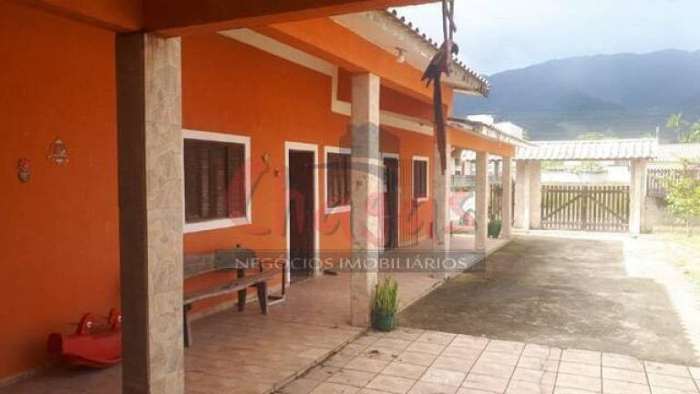 Foto do imóvel Casa com 4 Quartos à Venda, 250 m² em Pegorelli - Caraguatatuba