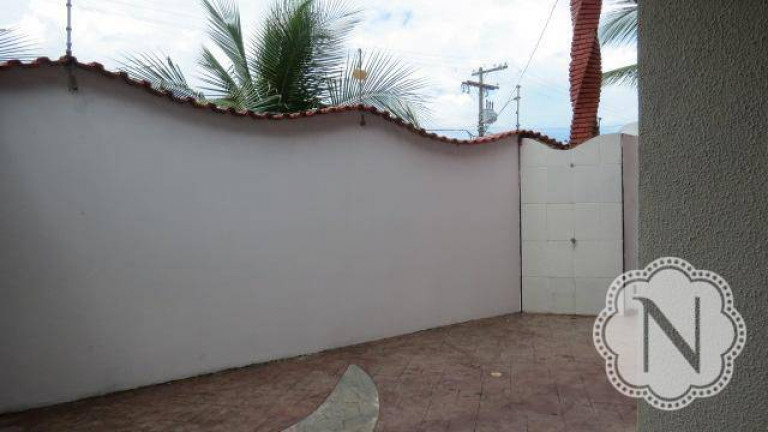 Imagem Casa com 7 Quartos à Venda, 311 m² em Tupy - Itanhaém