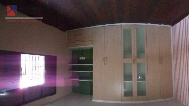 Imagem Casa com 4 Quartos à Venda, 312 m² em Candelária - Natal
