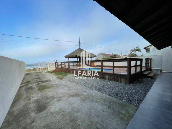 Imagem Casa com 3 Quartos para Temporada, 117 m² em Cambiju - Itapoá