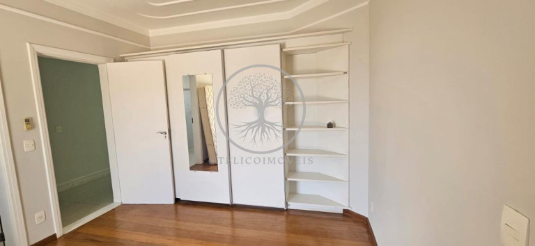 Imagem Casa de Condomínio com 4 Quartos à Venda, 414 m²