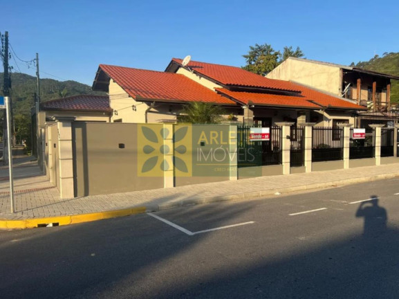 Casa com 4 Quartos à Venda, 180 m² em Centro - Porto Belo