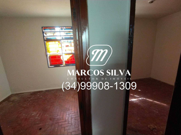 Imagem Casa com 3 Quartos à Venda, 250 m² em Nossa Senhora Aparecida - Uberlândia