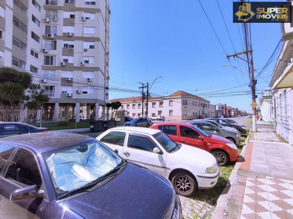 Imagem Casa com 5 Quartos à Venda, 235 m² em Centro - Pelotas