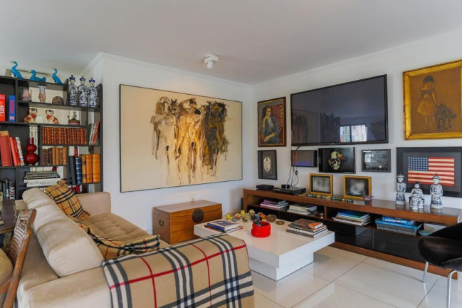 Imagem Imóvel com 3 Quartos à Venda, 211 m² em Vila Suzana - São Paulo