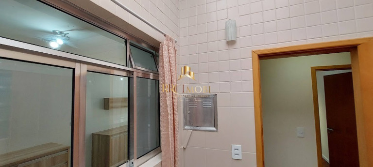 Imagem Casa com 3 Quartos à Venda, 250 m² em Jardim Santo Antoninho - São Paulo Imagem Casa com 3 Quartos à Venda, 250 m² em Jardim Santo Antoninho - São Paulo