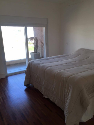 Imagem Casa com 4 Quartos à Venda, 330 m² em Alphaville - Santana De Parnaíba Imagem Casa com 4 Quartos à Venda, 330 m² em Alphaville - Santana De Parnaíba