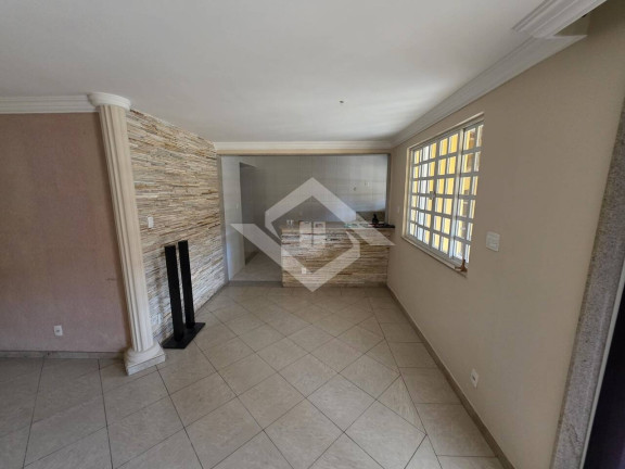 Imagem Casa com 3 Quartos para Alugar, 280 m² em Taquara - Rio De Janeiro