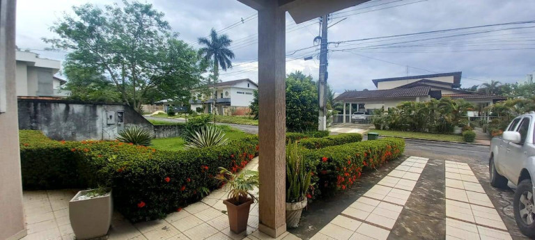 Imagem Casa com 3 Quartos para Alugar,  em Ponta Negra - Manaus