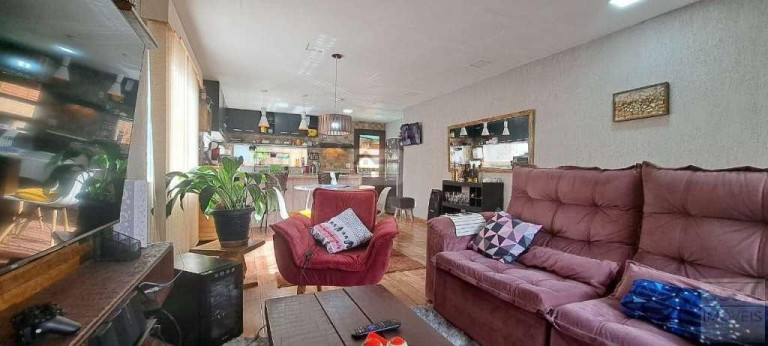 Casa com 5 Quartos à Venda, 240 m² em Araras - Teresópolis
