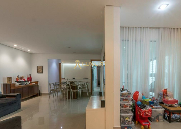Imagem Imóvel com 4 Quartos à Venda, 134 m² em Vila Da Serra - Nova Lima Imagem Imóvel com 4 Quartos à Venda, 134 m² em Vila Da Serra - Nova Lima