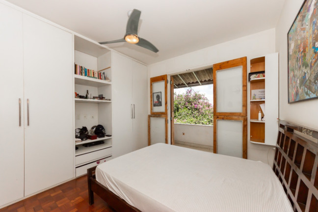 Imagem Casa com 3 Quartos à Venda, 333 m² em Sumaré - São Paulo Imagem Casa com 3 Quartos à Venda, 333 m² em Sumaré - São Paulo