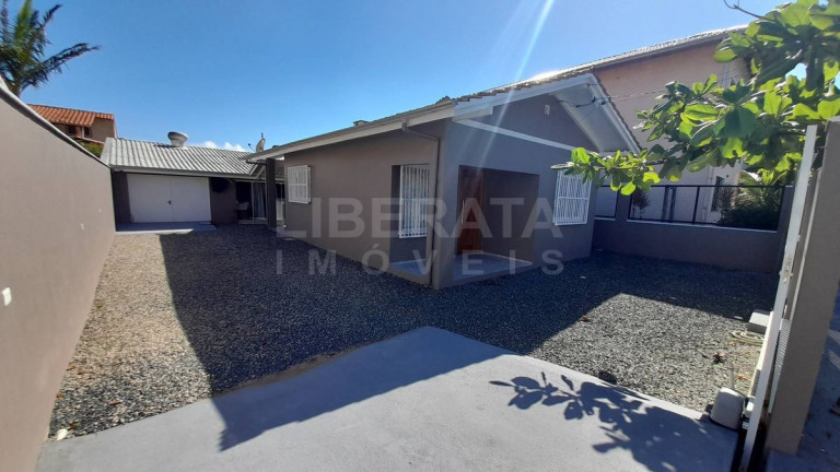 Imagem Casa com 3 Quartos à Venda, 143 m² em Meia Praia - Navegantes Imagem Casa com 3 Quartos à Venda, 143 m² em Meia Praia - Navegantes