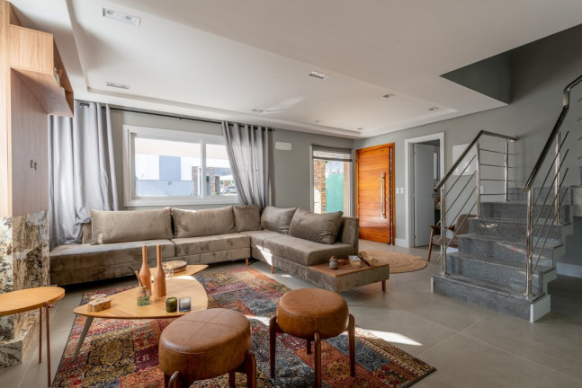 Imagem Casa de Condomínio com 3 Quartos à Venda, 300 m² em Ipanema - Porto Alegre