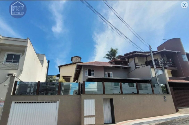 Imagem Casa com 3 Quartos à Venda, 178 m² em Ariribá - Balneário Camboriú Imagem Casa com 3 Quartos à Venda, 178 m² em Ariribá - Balneário Camboriú