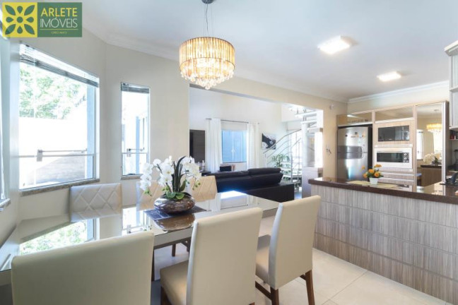 Imagem Casa com 3 Quartos para Alugar ou Temporada, 150 m² em Centro - Bombinhas Imagem Casa com 3 Quartos para Alugar ou Temporada, 150 m² em Centro - Bombinhas