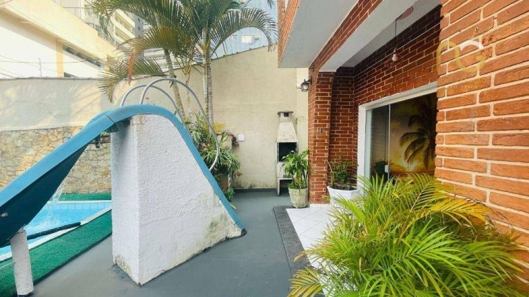 Imagem Casa com 4 Quartos à Venda, 300 m² em Canto Do Forte - Praia Grande Imagem Casa com 4 Quartos à Venda, 300 m² em Canto Do Forte - Praia Grande