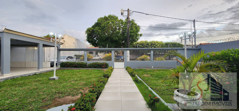 Casa com 4 Quartos à Venda, 283 m² em Adrianópolis - Manaus