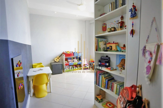 Imagem Imóvel com 4 Quartos à Venda, 240 m² em Horto Florestal - Salvador Imagem Imóvel com 4 Quartos à Venda, 240 m² em Horto Florestal - Salvador