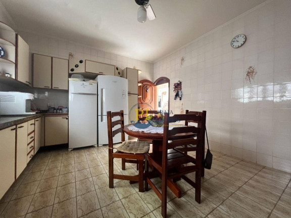 Imagem Casa com 6 Quartos à Venda, 302 m² em Canto Do Forte - Praia Grande Imagem Casa com 6 Quartos à Venda, 302 m² em Canto Do Forte - Praia Grande