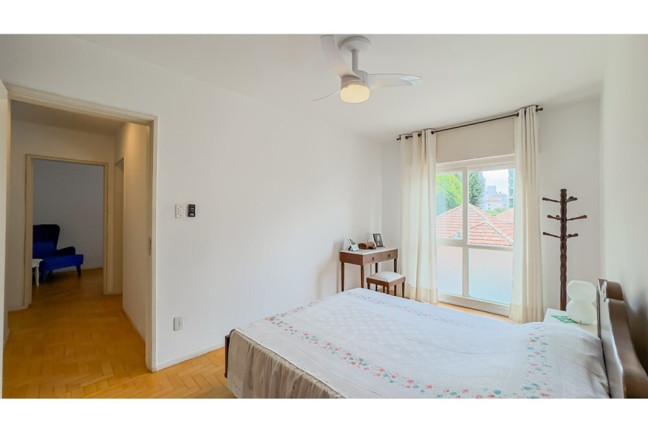 Imagem Imóvel com 3 Quartos à Venda, 108 m² em Petrópolis - Porto Alegre Imagem Imóvel com 3 Quartos à Venda, 108 m² em Petrópolis - Porto Alegre