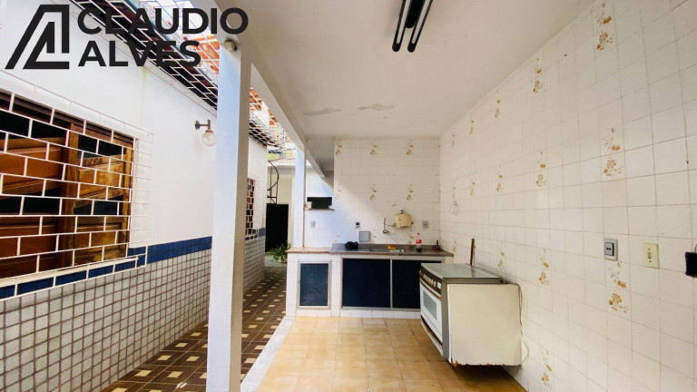 Imagem Casa com 5 Quartos à Venda, 292 m² em Centro - Feira De Santana Imagem Casa com 5 Quartos à Venda, 292 m² em Centro - Feira De Santana