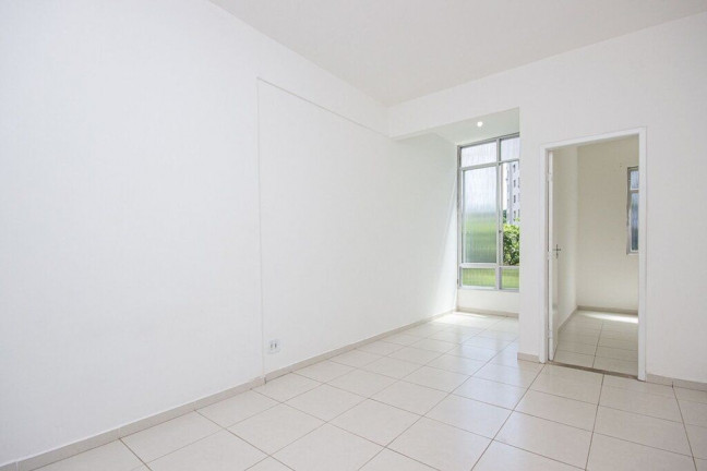 Imagem Imóvel com 1 Quarto à Venda, em Copacabana - Rio De Janeiro Imagem Imóvel com 1 Quarto à Venda, em Copacabana - Rio De Janeiro