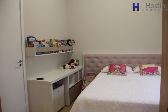Imagem Casa com 3 Quartos à Venda, em Glória - Joinville Imagem Casa com 3 Quartos à Venda, em Glória - Joinville
