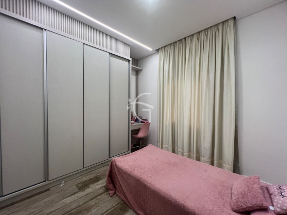 Imagem Casa com 3 Quartos à Venda, em Glória - Joinville Imagem Casa com 3 Quartos à Venda, em Glória - Joinville